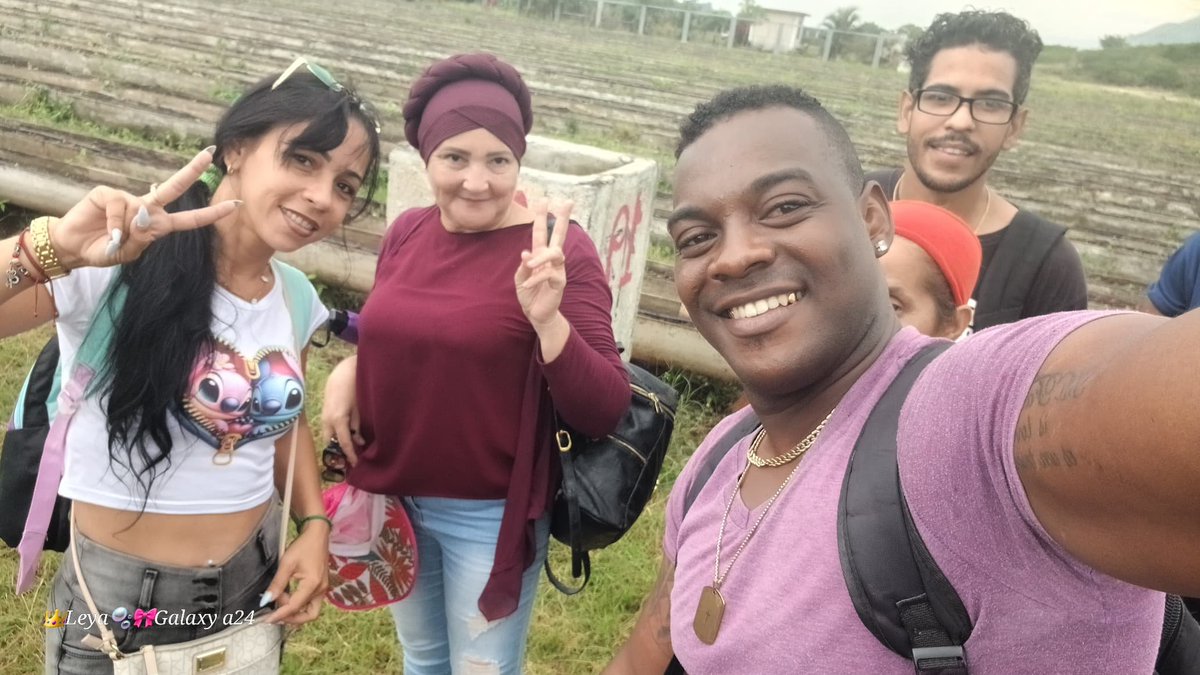 lpenastgo's tweet photo. Una juventud que se parece a sus tiempos, bajo la sabia mirada de aquellos que nos marcaron el buen camino. Trabajo productivo en la República, con el equipo de Estomatologia y Rehabilitación. 
@OKindelan44925 
@direccion_cuba 
@suniel_johnson 
@DPS_Santiago 
@SantiagoAMPP https://t.co/EIVetdiOfe
