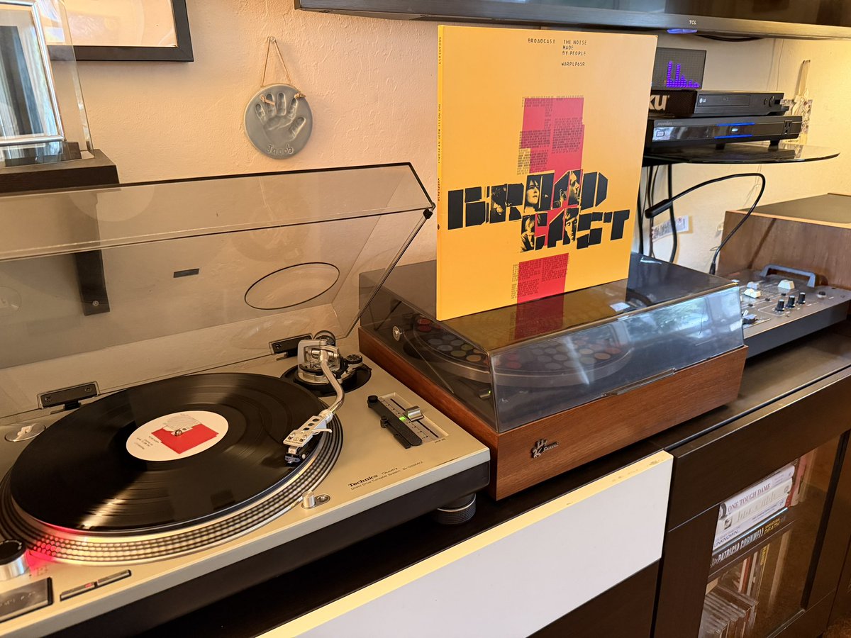 MrSaratoga's tweet image. Saturday evening sounds from an amazing record made 26 years ago.

Featuring the ethereal Trish Keenan, Broadcast’s “Noise Made By People”.

Warp Records WARPLP65R
2015 repress

Broadcast: Trish Keenan &amp;amp; James Cargill

#broadcast #nowplaying