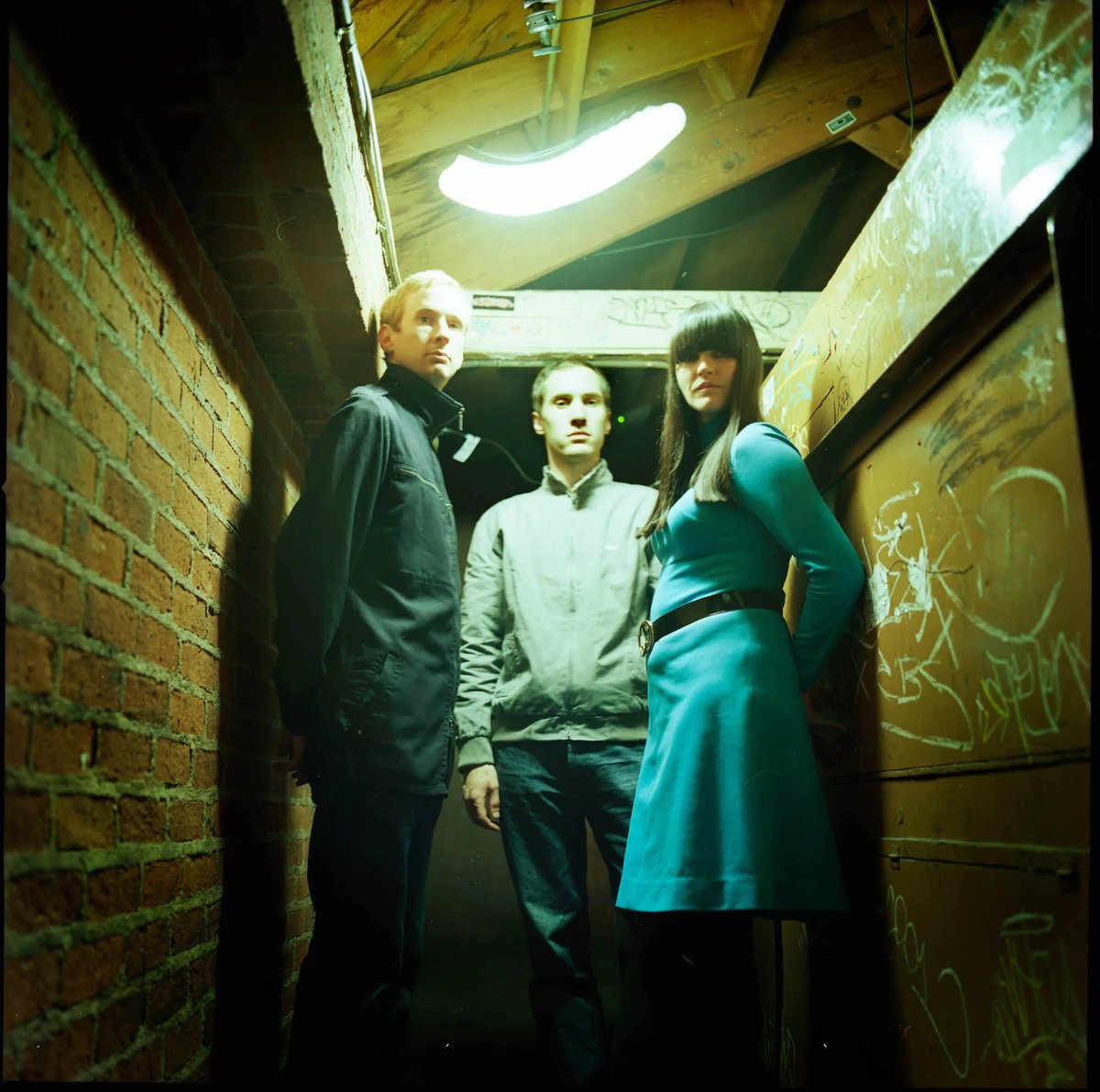 MrSaratoga's tweet image. Saturday evening sounds from an amazing record made 26 years ago.

Featuring the ethereal Trish Keenan, Broadcast’s “Noise Made By People”.

Warp Records WARPLP65R
2015 repress

Broadcast: Trish Keenan &amp;amp; James Cargill

#broadcast #nowplaying