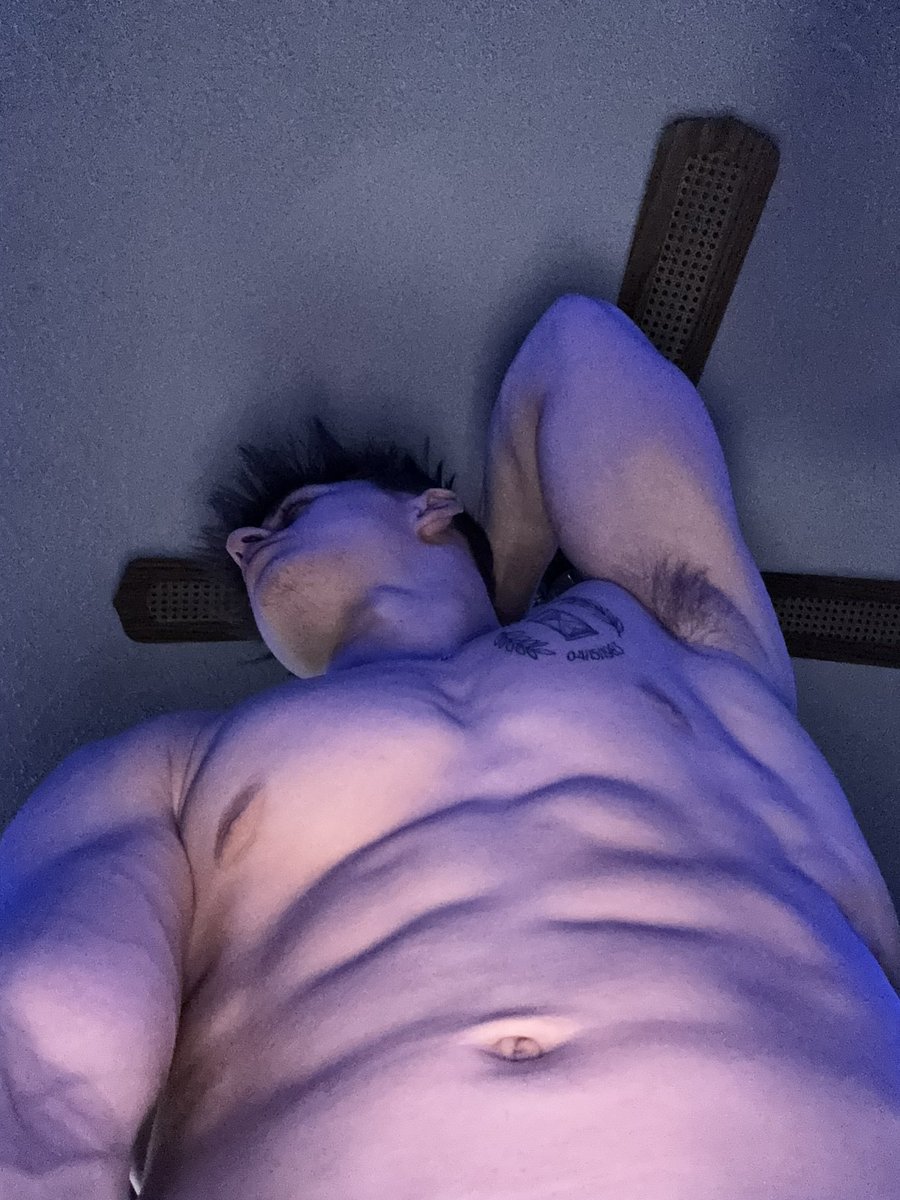 servegodryan's tweet photo. time to hand over My paycheck https://t.co/K4z781yGKM