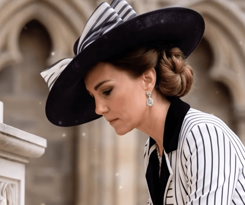 dailysoapdish's tweet image. Kate Middleton and Princess Anne Step Out for Anzac Day to Honor Australian and New Zealand Servicemen dlvr.it/TSDQ2J #BritishRoyalFamily #KateMiddleton #KingCharles