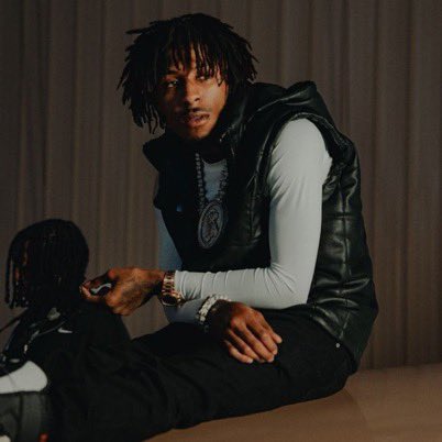 Essie💚 tweet media