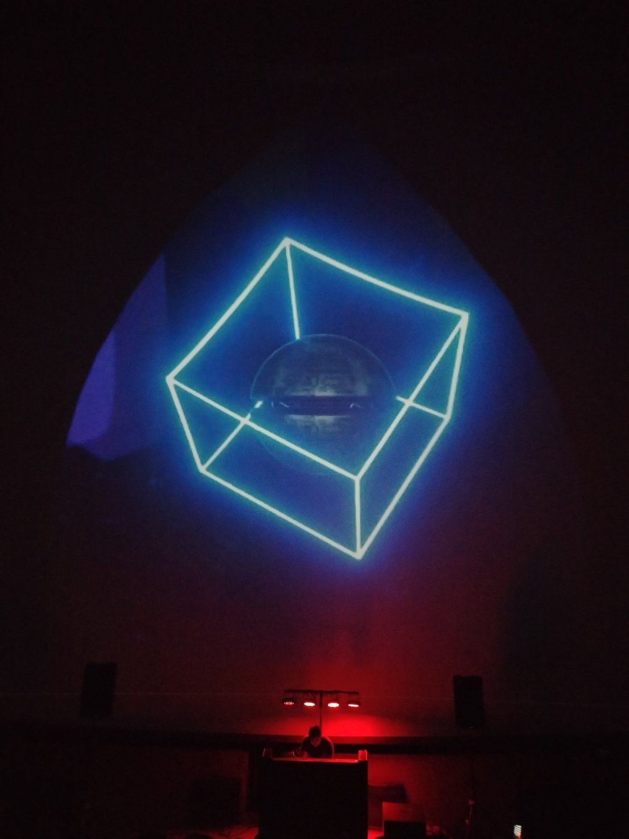 Julio_Paz01's tweet photo. #sabadito de "One More Time" en el @PlanetarioCun , con el tributo a #daftpunk https://t.co/7vEFNlVwjy