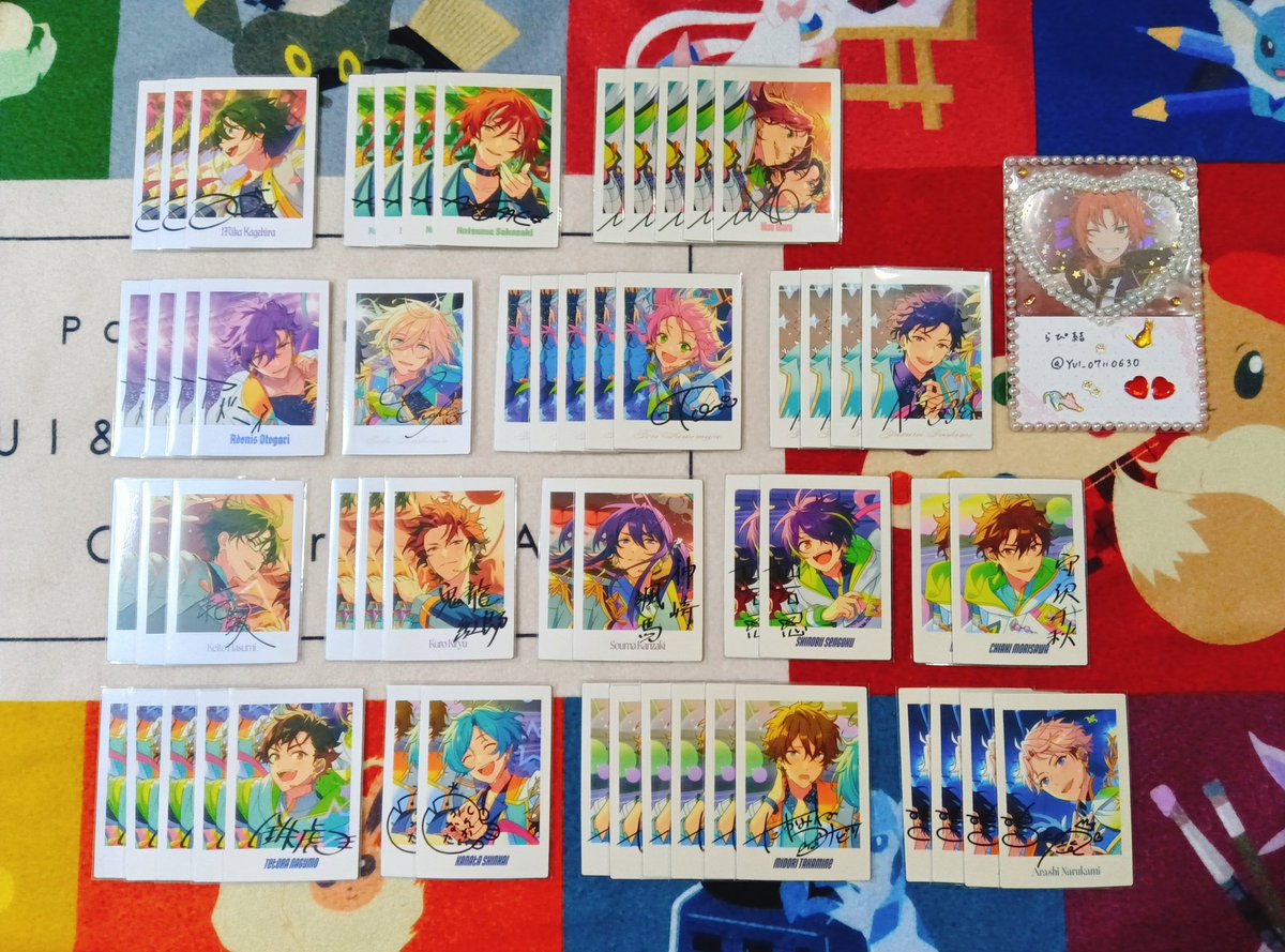 YUI_07110630's tweet photo. 【交換/譲渡】あんスタ gracolle P.A.shots!! ES 10th Anniversary ぱしゃっつ 10周年 特典

✾譲✾
画像1～5

✾求✾
レオ、渉
条件等はツリーへ記載

郵送🌸⚠️初回の方は固ツイ必読⚠️
発送は、お急ぎでなければGW明けを予定。
缶バッジも別ポストにて募集してありますのでそちらと合わせた交換も可→ https://t.co/fni89k00Jo