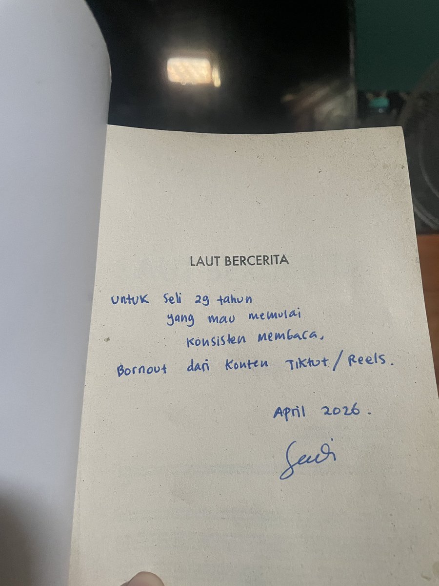 seliyos's tweet photo. bagaimana berkomitmen dengan jiwa yg kadang suka merenungi kehidupan ini, kadang tidak ideal apa yg sudah kita rencana kan, tapi semua itu harus kita syukuri❤️ https://t.co/4qhn38WsVW