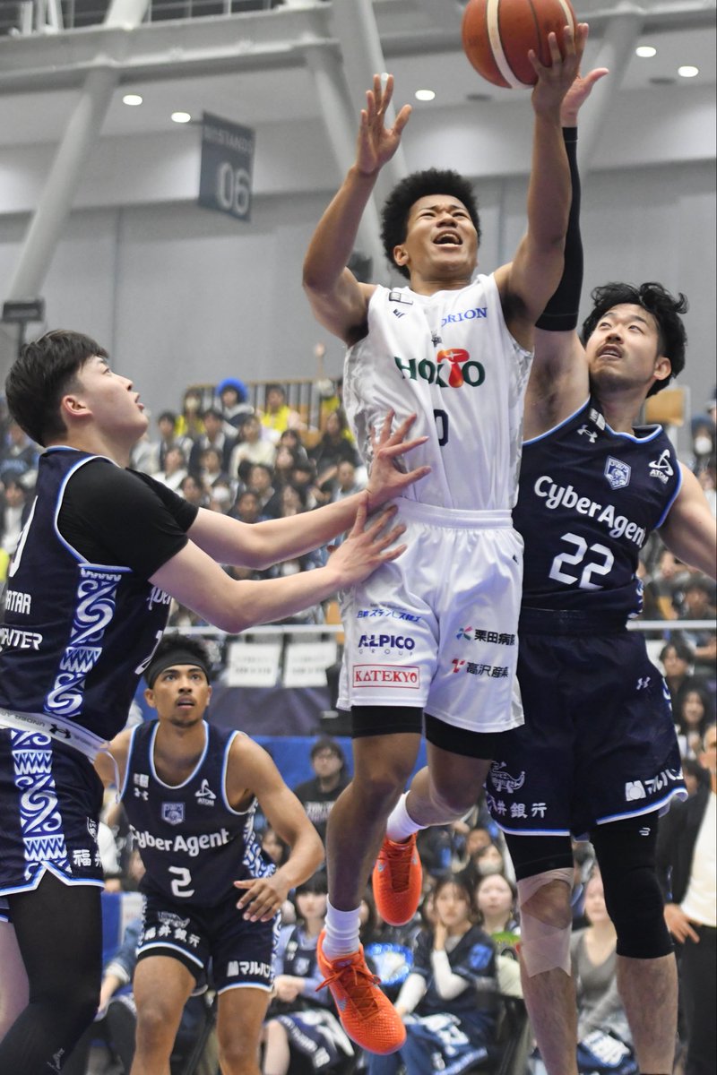 sports_shinmai's tweet photo. 信州ブレイブウォリアーズは、この後14時5分からリーグ最終戦です。
きょうも福井のセーレン・ドリームアリーナで取材します。
昨日撮影して、紙面では使えなかったカットを📷
#信州ブレイブウォリアーズ　#B2 https://t.co/RUzhE0Qxfe