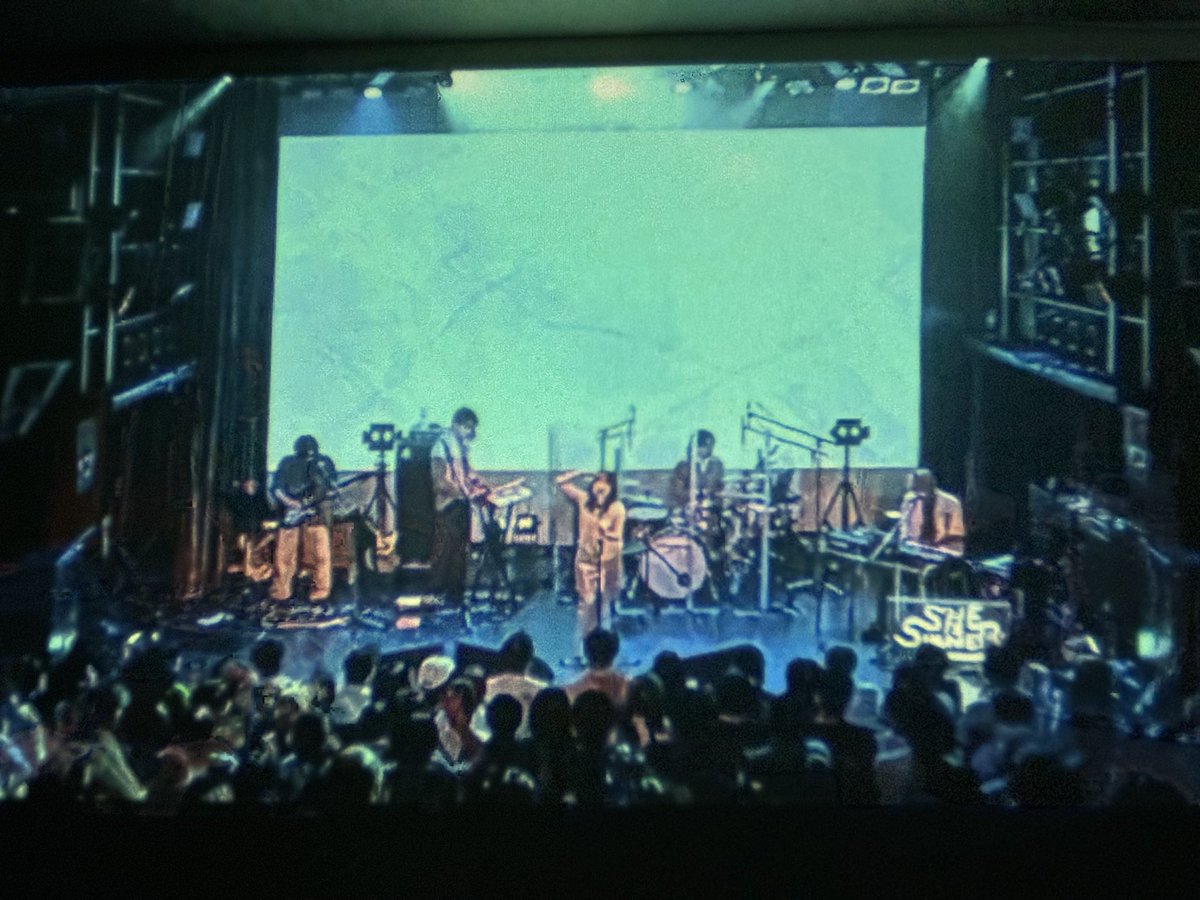 masquerade_se's tweet photo. 良い夜やった…
やっぱりみこちゃんのライブは、画面よりプロジェクターで観るのが良い…💗
アンコールに神泉きたんは俺得過ぎました本当にありがとう🥹🥹🥹ずっと好きです
また夏が、はじまるね🥰
#SHEISSUMMER https://t.co/ZF0d8gi6YY