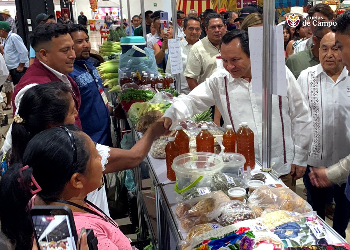 Escuelas de Campo tweet media