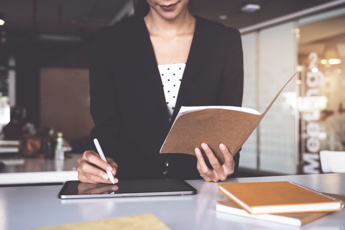 Legal help is here! Handel on the Law connects you with qualified lawyers. 35 years strong! Ready? Visit our site! #handelonthelaw #billhandel #lawradio #lawdirectory #lawyerwebsite #attorneymarketing #askalawyer #findlawyer #attorneydirectory #searchengineprojects