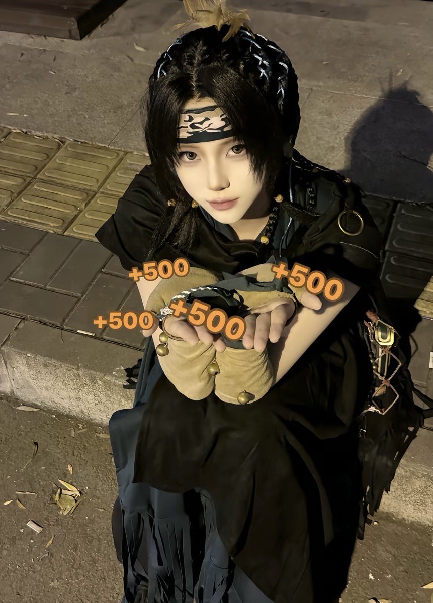 ＞𐋣＜ tweet media