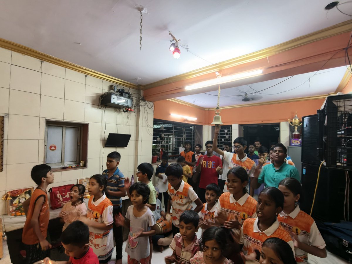 sanatansevasang's tweet photo. #सनातन_सेवा_संघ🚩
आज संघर्ष नगर, 3 नं खाड़ी और संघर्ष नगर 9 नंबर में शनिवार शाम की साप्ताहिक आरती और बैठक मंदिर में आनंद पूर्वक सफल हुई, आरती को आनंदपूर्वक बनाने के लिए सभी सनातनियो का तहे दिल से धन्यवाद🙏🙏
एक ही लक्ष्य :- #शनिवार_साप्ताहिक_आरती
जय श्री राम
जय सनातन सेवा संघ💪🚩 https://t.co/pgni1Y3n5A