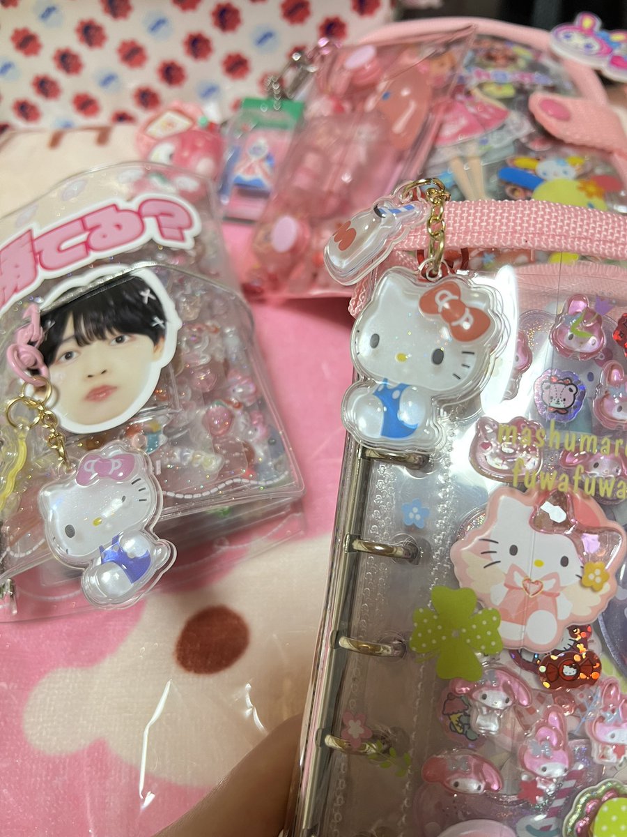 puringaumai6v6's tweet photo. ボンドロチャームかわいすぎて、これ楽しみすぎる

転売ヤーへ
ボンドロチャームは買わないでくださいお願いいたします https://t.co/WmBhMuGXyA