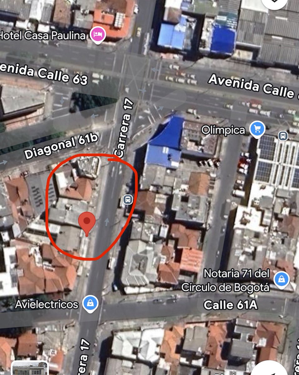 Manugarc05's tweet photo. ABANDONO ANIMAL‼️🚨
Tristemente sobre la CRA 17 con calle 63 observo desde hace 6 meses o más  dos perritos fuera de un gran local,  separado por rejas negras a la interperie, duermen ahí día y noche. Un piso lleno de heces y una coca con agua únicamente.
Necesitamos ayuda ‼️😭 https://t.co/erVdipDDjL