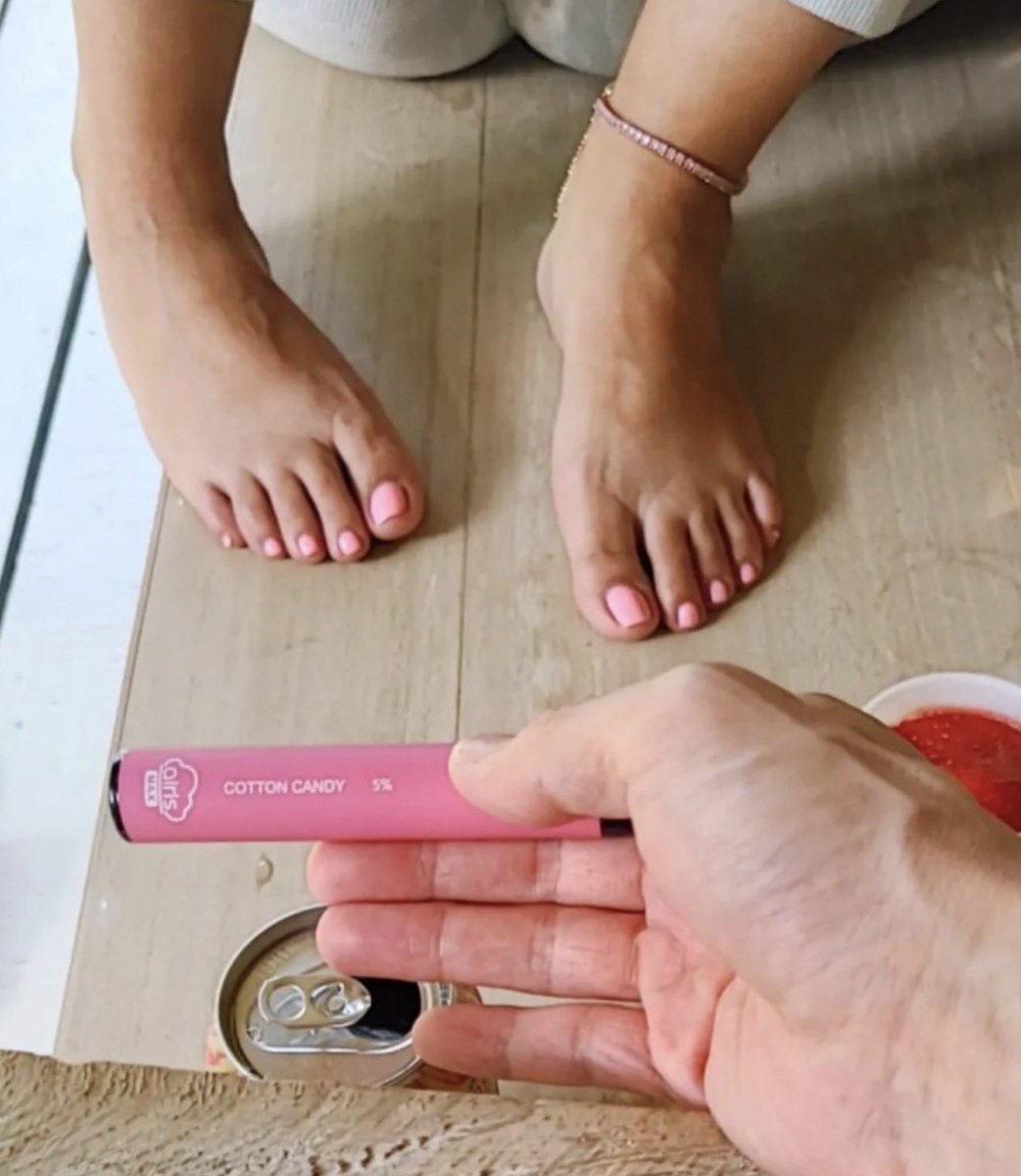 prettyfeet0nly's tweet photo. More of this color. I call it Cotton Candy πΈ
#feet #toes #prettyfeetonly #pinktoes #latina #PuertoRican https://t.co/XZpzUc22YK