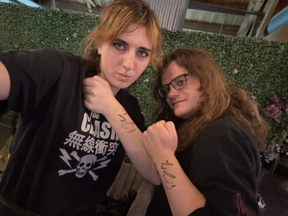 If your arm isnt signed by pm rank 47 loyal what are you even doing.