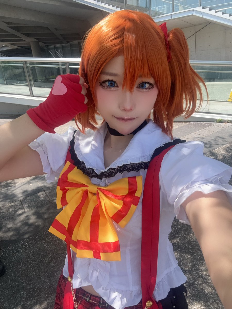 tadanoasahi's tweet image. ニコ超います！！高坂穂乃果でいます！
9ホールの外にいます！
 #ニコニコ超会議2026