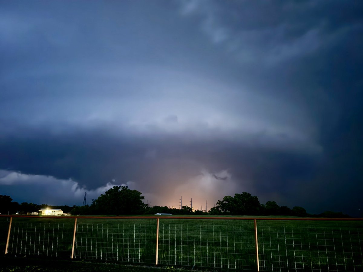 Tornado warned storm near Runaway Bay, TX 8:50pm