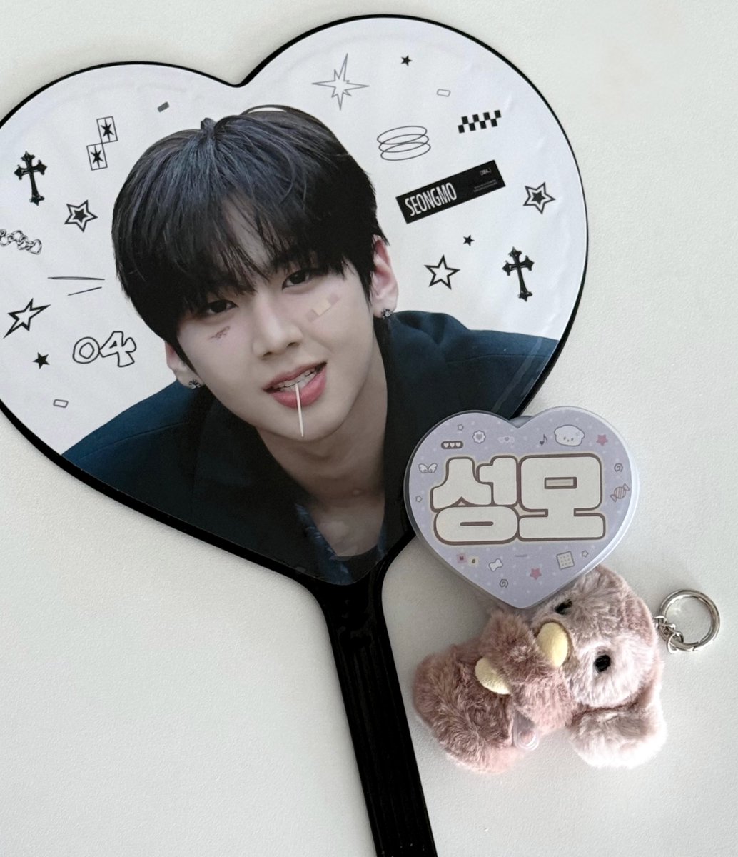 이름모하지 tweet media