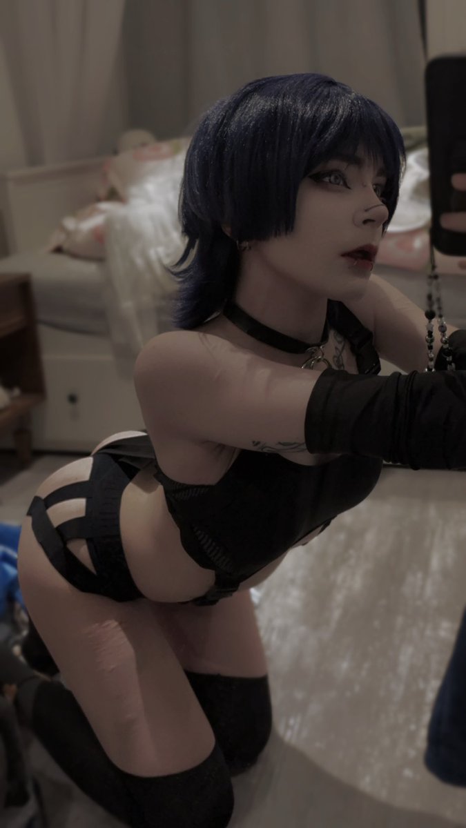 Venuspuppyyy's tweet photo. Hello hello😌 I’m back, I decided to create a new account since Twitter did not cooperate with me haha
Quick get to know me
I do cosplay sometimes but most of my content is out of cosplay
I’ll be happy to answer y’all
I love chocolate, sex and kpop a lot🩵
#nsfw #femboy #cosplay https://t.co/eoqXFIWzmg