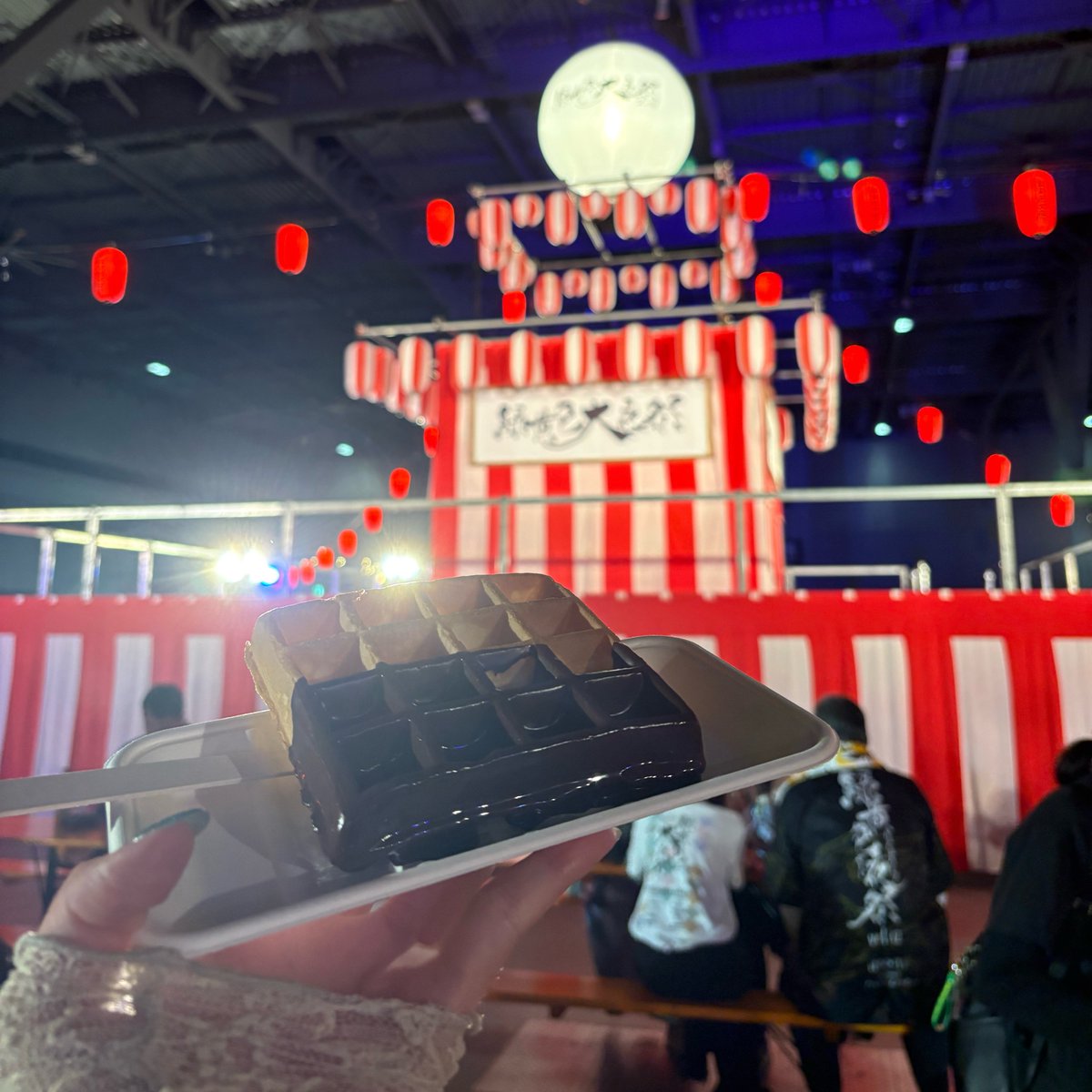 ettyhy___m's tweet photo. 女ひとりとは思えないくらい屋台ご飯堪能した😌
ライブ参戦出来ないけど今日もお祭り行く

#緑黄色大夜祭 https://t.co/LnZf2GoFE1