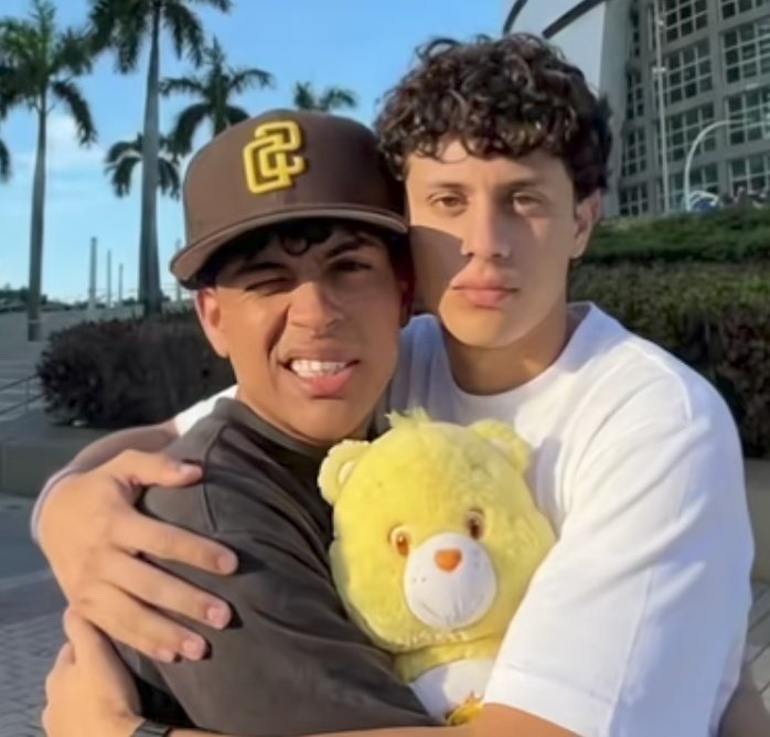 pirra_val tweet media