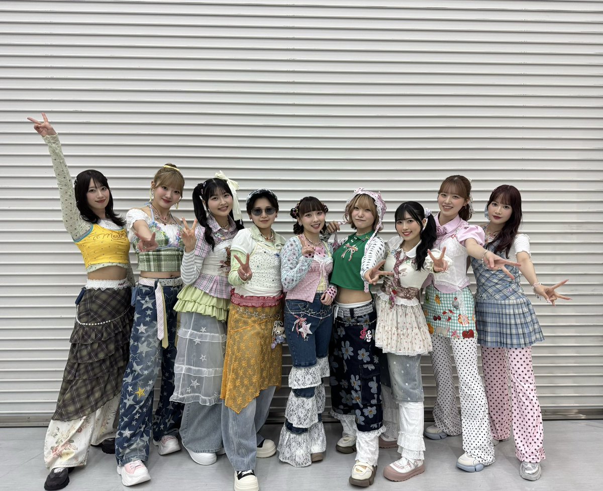 BEYOOOOONDS_'s tweet photo. ビヨスコープ2日目🎞

ビヨスコープは1曲目からみなさんの声援パワーが必要不可欠です！！

ビヨスコープ初日の方も2日目の方も全員で幸せになりましょう✋🏻✋🏻

#ビヨスコープ 
#BEYOOOOONDS #ビヨーンズ #ハロプロ https://t.co/4hn6hitp5q