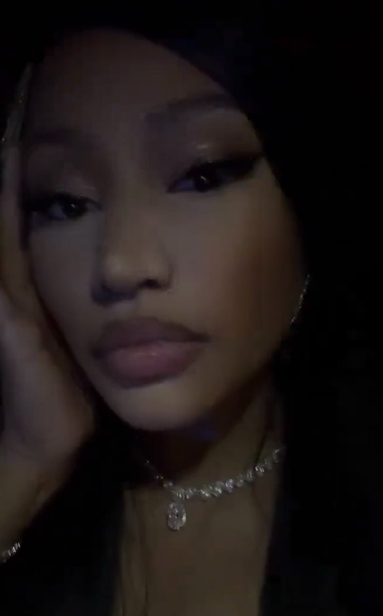 Hourly Minaj (@hourlynm) on Twitter photo 