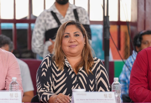 envozmxoficial's tweet photo. 🔴#Destituyen a directora del #DIF de Acapulco por #desaparición de 2 mdp en #donativos para niñas víctimas de violencia.

La alcaldesa Abelina López afirmó que “por un error involuntario” el apoyo fue desviado.
👇Aquí la nota:
https://t.co/ZdUCwrhrAD https://t.co/l1DFeW6roK