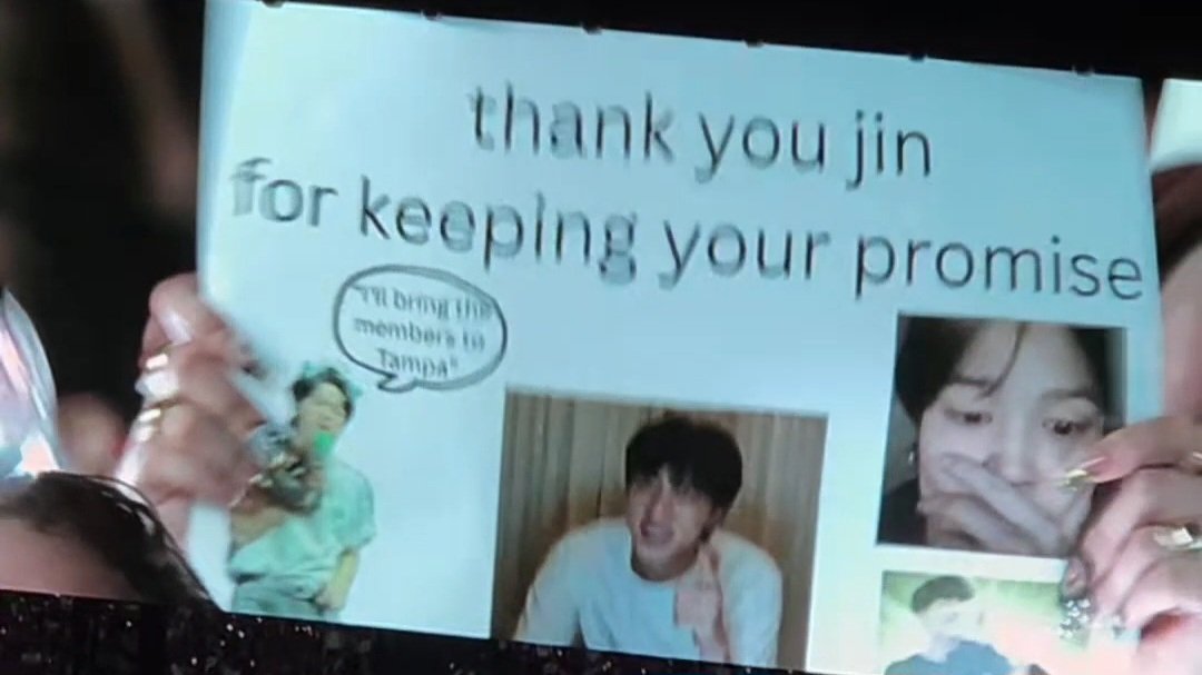 ตอนช่วง ARMY Time 
 ‘ขอบคุณจินที่รักษาสัญญานะ’ 

(ในภาพพี่จินถือไมค์พูดว่า 🐹“ผมจะพาสมาชิกมาที่แทมปา!”) 
🥹

#BTS_WORLDTOUR_ARIRANG_TAMPA