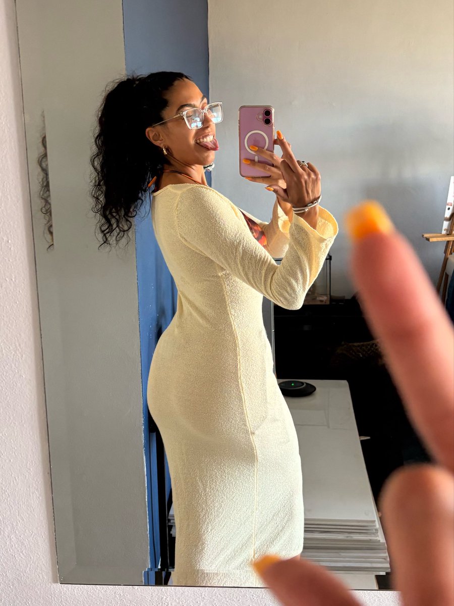 den 🧚🏽♀️ tweet media