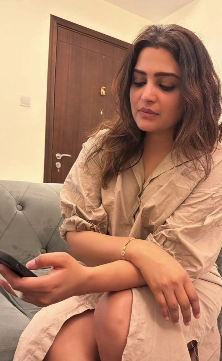 am_Migrade's tweet photo. The Mallu beauty bringing her own storm to Tollywood 😮‍🔥

 Divya Pillai — a thread 🥵🧵 https://t.co/lnuV8PHdwm