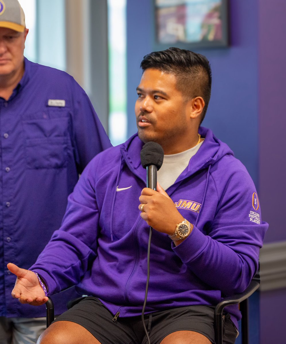 JMUSoundOff's tweet photo. 🎶“The Boys are Back in Town” 🎶

Lightning may have cut the #JMUFootball spring game short but we are thrilled to be back for our fans, listeners, and supporters!!! 🙌🏾

Buckle up and as always - #GoDukes! 🟣🟡

#JMU https://t.co/lTAN3HUR0K