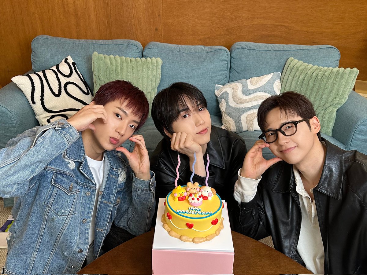 B1A4 tweet media