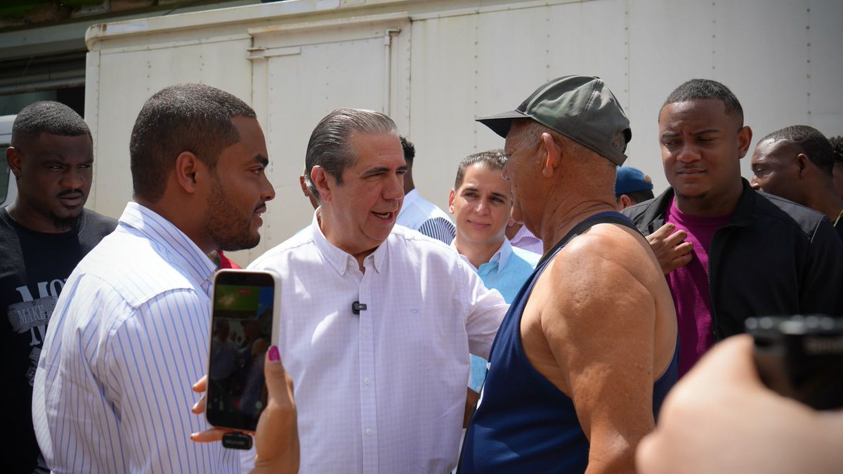 Mara_Paz2's tweet photo. Villa Altagracia caminó junto a Francisco Javier en una jornada llena de entusiasmo y compromiso. #FranciscoJavierPresidente #SanCristóbalConFJG https://t.co/enFgkgIskT