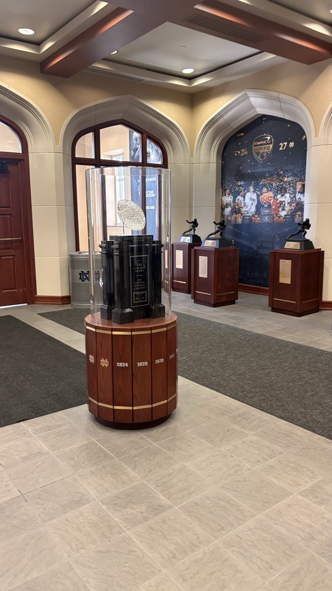 GenoMorris11's tweet photo. Had a great time at Notre Dame’s spring game today. Thanks @MylanGraham for the tour around campus. @Dre_Muhammad @DarrionWhite25 @TractionAp @IndianaPreps @PrepRedzoneIN https://t.co/2yuzoqfWS8