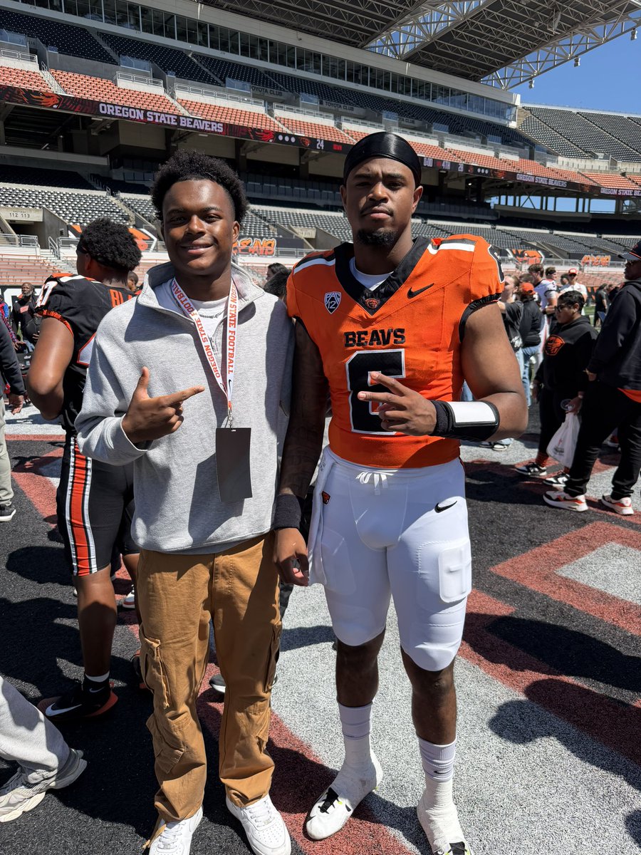 DJ_Mitchell1X's tweet image. #GODISGREAT @DJ_Mitchell1X @OrtegeJenkins16 @malikmurphy @SmvOperator @Aaronbutlerrr @BeaverFootball @MikeDoc40 @EronHodges THANK YOU @BlairAngulo @LHHighlanders @DavidDelgado_OC @ocvarsityguy @PlantedOneiric @get_offered @SammySakioka @SteveFryer #springame #oregonstate @LA__WCP