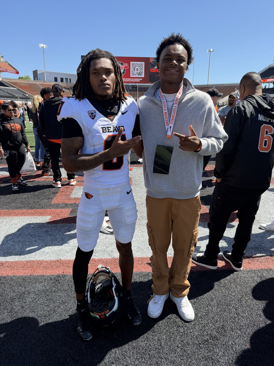 DJ_Mitchell1X's tweet image. #GODISGREAT @DJ_Mitchell1X @OrtegeJenkins16 @malikmurphy @SmvOperator @Aaronbutlerrr @BeaverFootball @MikeDoc40 @EronHodges THANK YOU @BlairAngulo @LHHighlanders @DavidDelgado_OC @ocvarsityguy @PlantedOneiric @get_offered @SammySakioka @SteveFryer #springame #oregonstate @LA__WCP