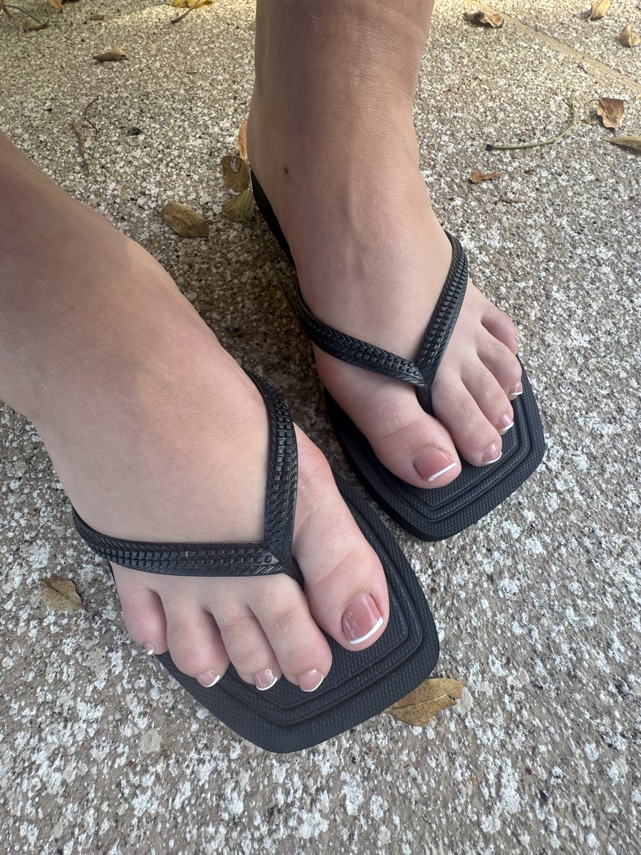 avizuals1's tweet photo. RT if you wanna suck em 😛 https://t.co/h11vVXgtUQ