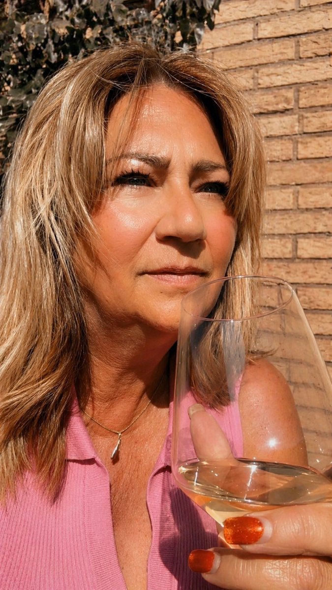 Helona tweet media