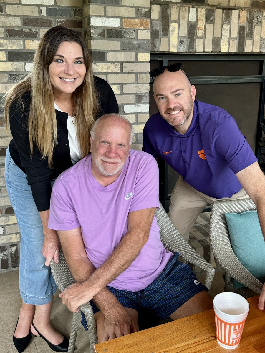 ClevJer's tweet photo. Fun time with Parents in town https://t.co/tl4vIVegQd