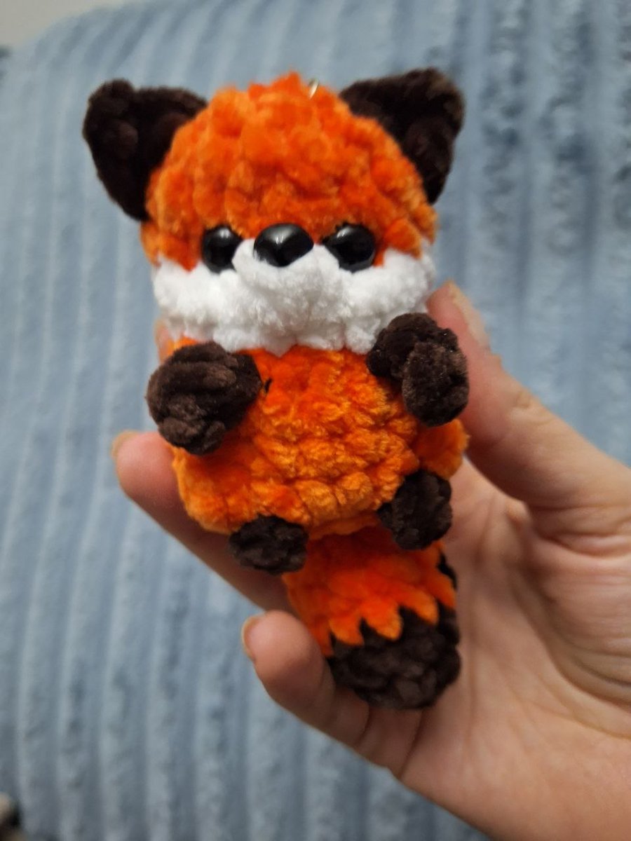 Lunailis's tweet photo. Лисе подарили лису.🦊 https://t.co/XlgfnXnLsL