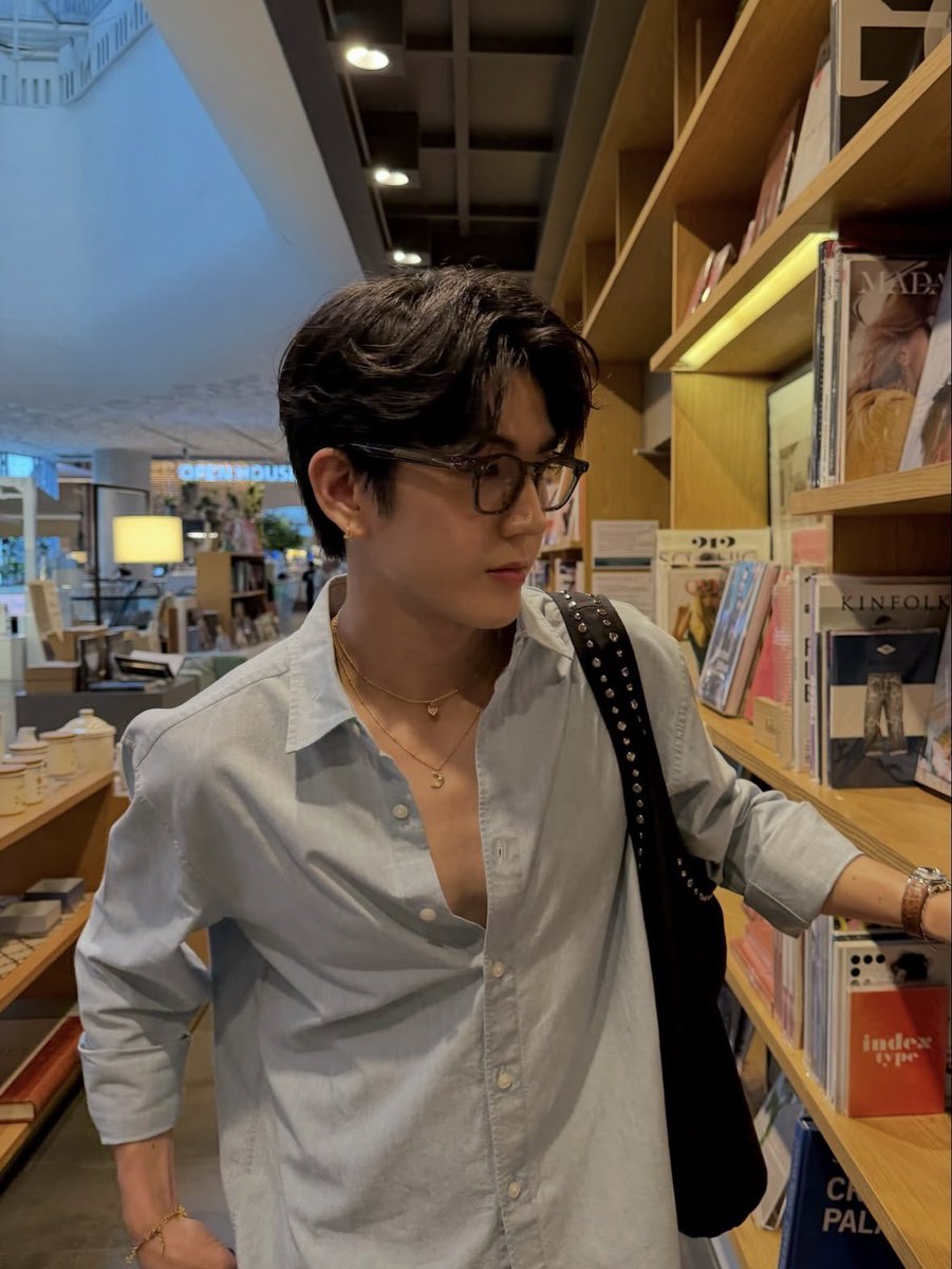JimmySeaFR's tweet photo. 🌊 — UPDATE POST INSTAGRAM

Sea vient de poster un nouveau post sur son Instagram (@/sea_tawinan)

#seatawinan 
#ซีทวินันท์ 
#sea_tawinan 

1/3 https://t.co/m2yuD6qFMz