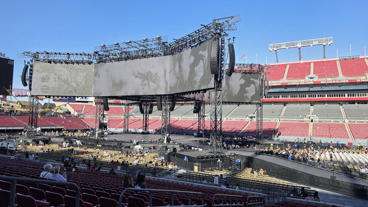YALL MY VIEW FOR TONIGHT??? ITS SO CLOSE FR 🔥🔥🔥😭😭💜 I'M NOT OKAY