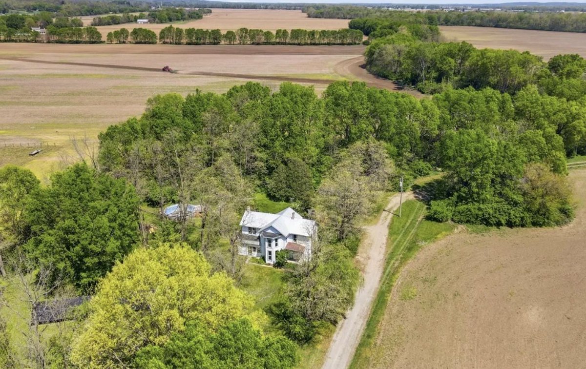 CountryLife717's tweet image. $310K. 3.3 private, secluded acres with this c.1860 Historic #Ohio #Farmhouse with original details. countrylifedreams.com/c-1860-histori…