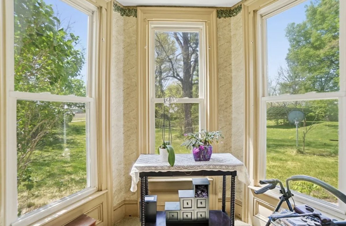 CountryLife717's tweet image. $310K. 3.3 private, secluded acres with this c.1860 Historic #Ohio #Farmhouse with original details. countrylifedreams.com/c-1860-histori…