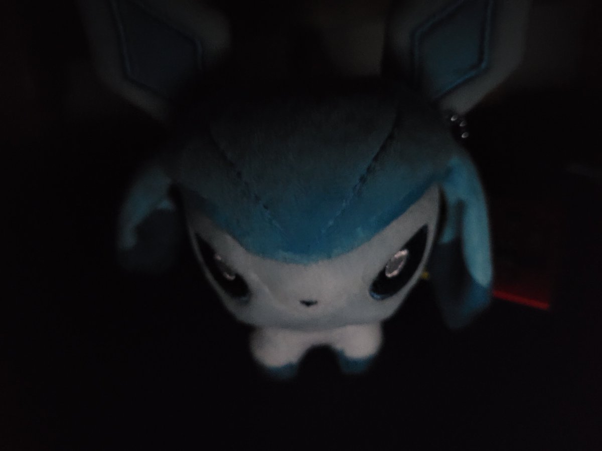 _Flutter_Mane's tweet photo. im 3-3 but ill keep going....for glaceon https://t.co/ZfJzZLjaII