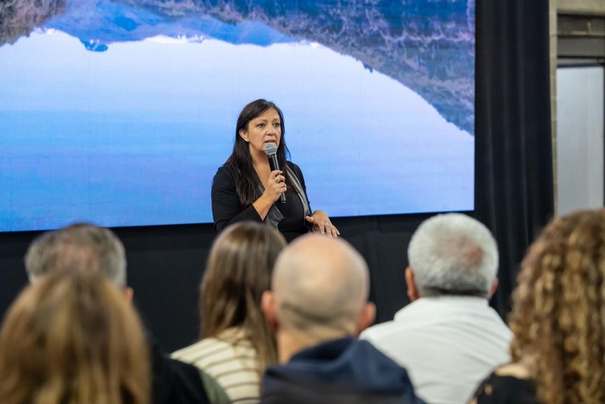 soledezapala's tweet photo. Gran encuentro del Frente Grande Neuquén, con la presencia del gobernador @Rolo_Figueroa 

Con compromiso y convicción, seguimos construyendo el Neuquén que queremos. Somos fanáticos de esta provincia.

#Neuquén #Gestión https://t.co/SlypT8nH6O