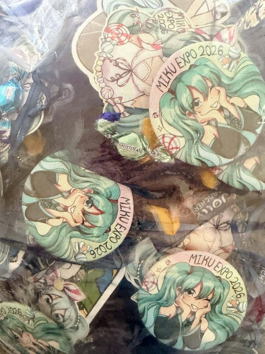 Freebie bags for Miku expo LA Day 1 

Can’t wait to hand these out today~ 

#MIKUEXPO2026