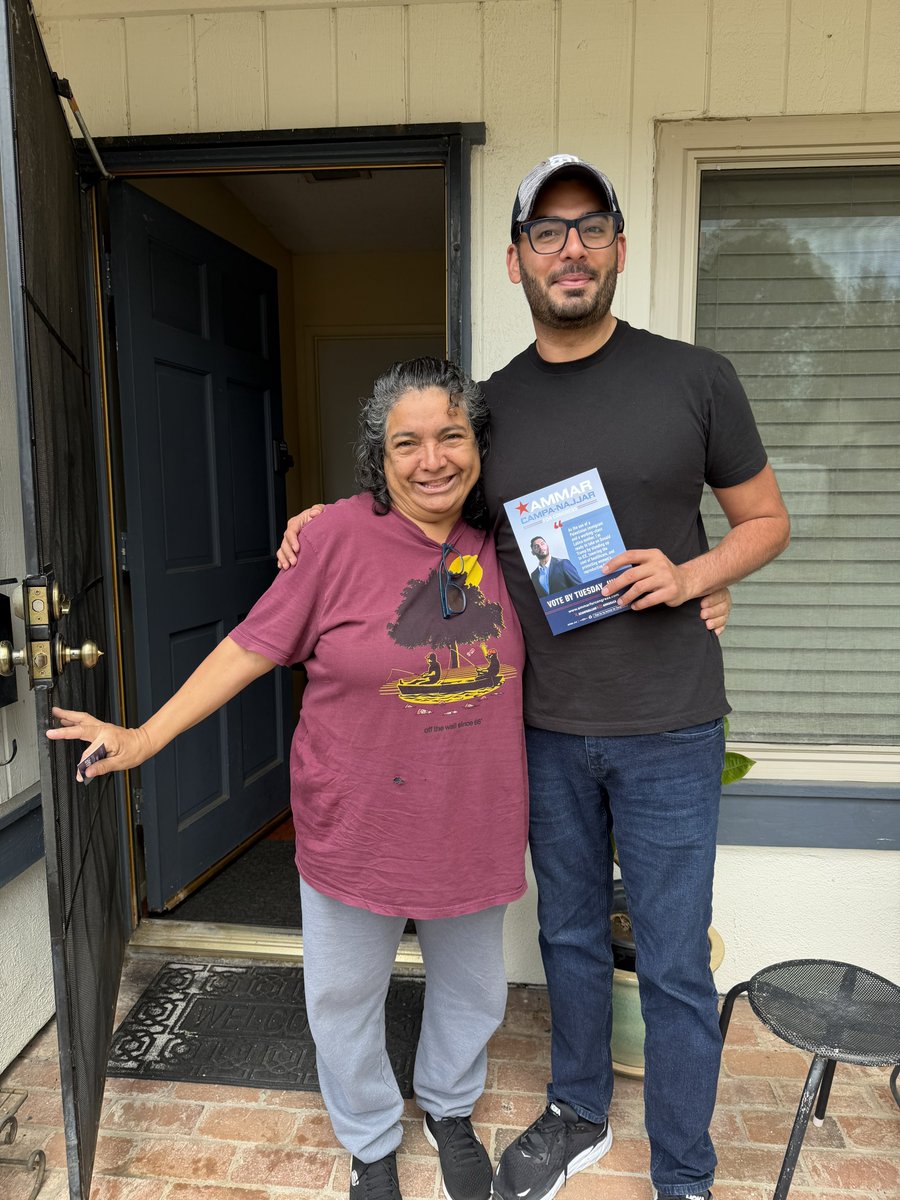 ACampaNajjar's tweet image. Happy Campas and @UAPipeTrades going door to door in Escondido today! This is what a positive campaign looks like, love reconnecting with voters who’ve cast their ballot for me before and ready to do it again. 💙 #TogetherWeCan
