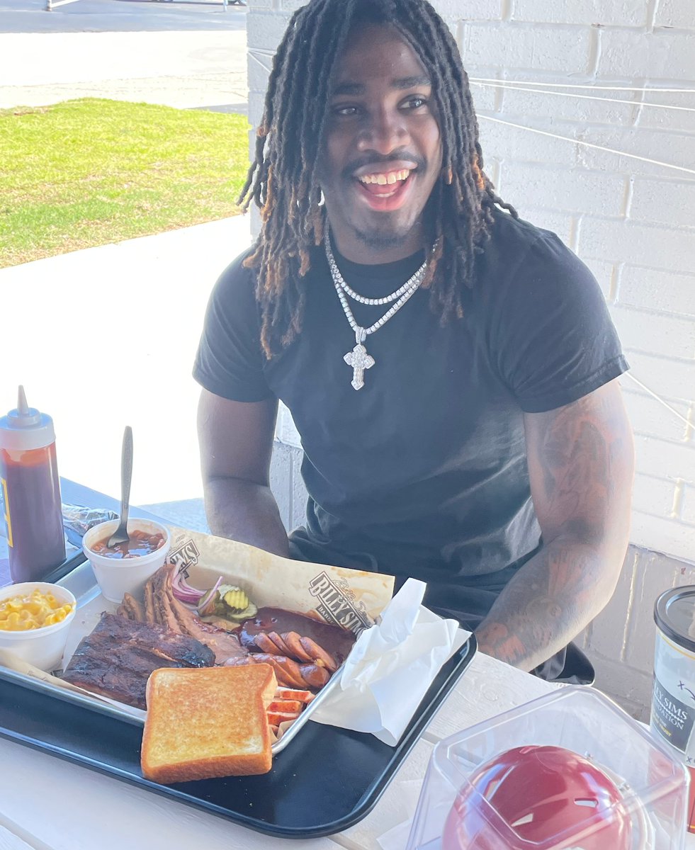 RealBillySims's tweet image. Had a blast with OU RB @tory_blaylock6  last weekend in Norman!  Celebrated the grand re-opening @BillySimsBBQ  and met both old new folks.  Come check it out at 1050 N Flood St and let us know how we did!  #billysims #billysimsbbq #boomersooner